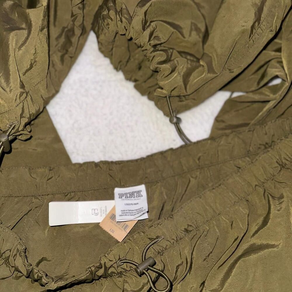 Victoria's Secret Women's Olive Green Joggers Adjustable Ankle - Picture 6 of 9